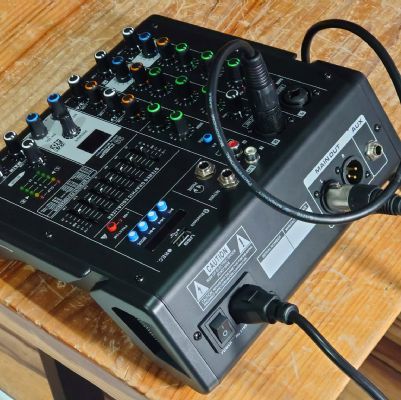 備台 MIXER 保平安： 四軌混音器 Mixer 功能該有都有