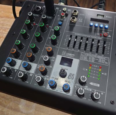 備台 MIXER 保平安： 四軌混音器 Mixer 功能該有都有